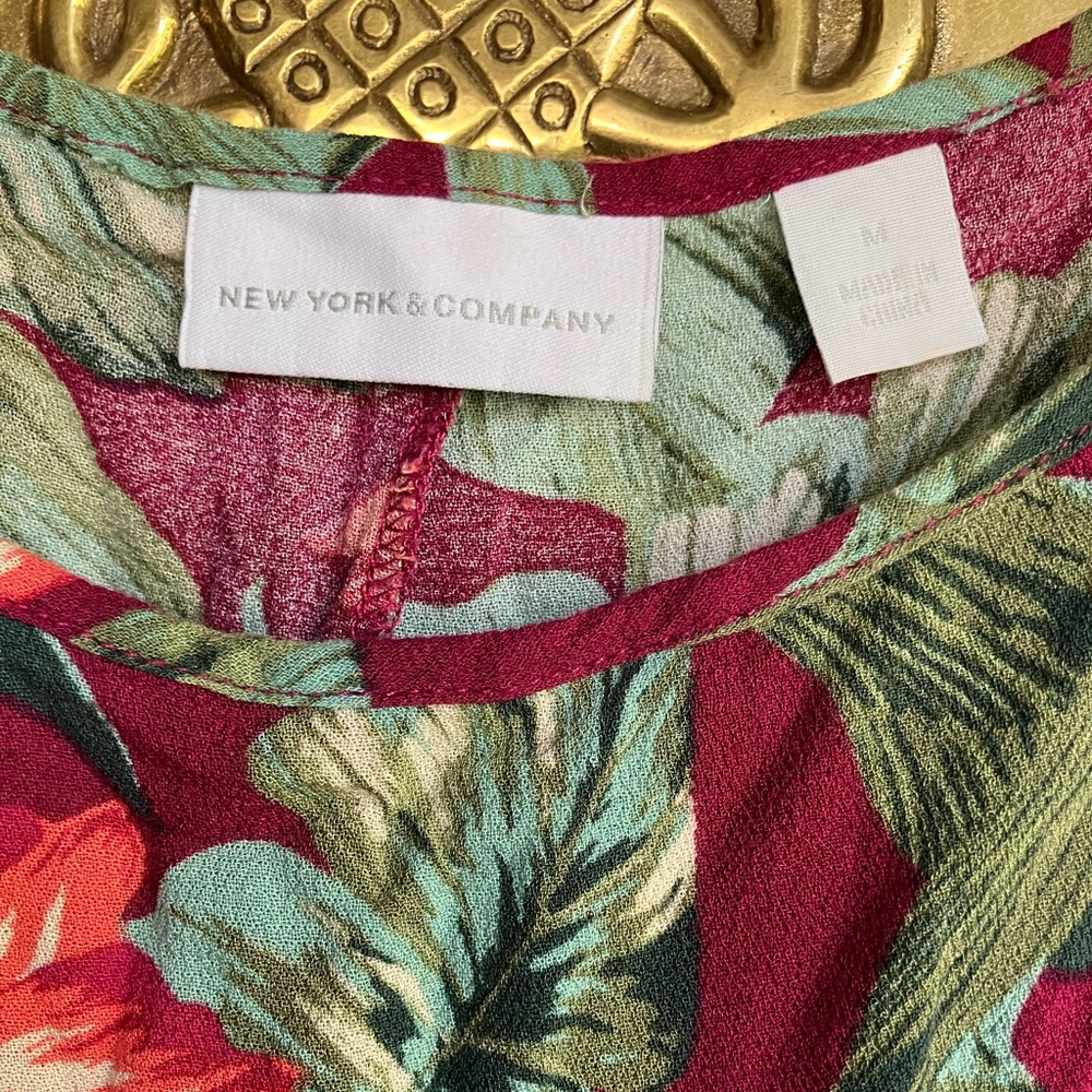 New York and company open shoulder floral top - Picture 2 of 4
